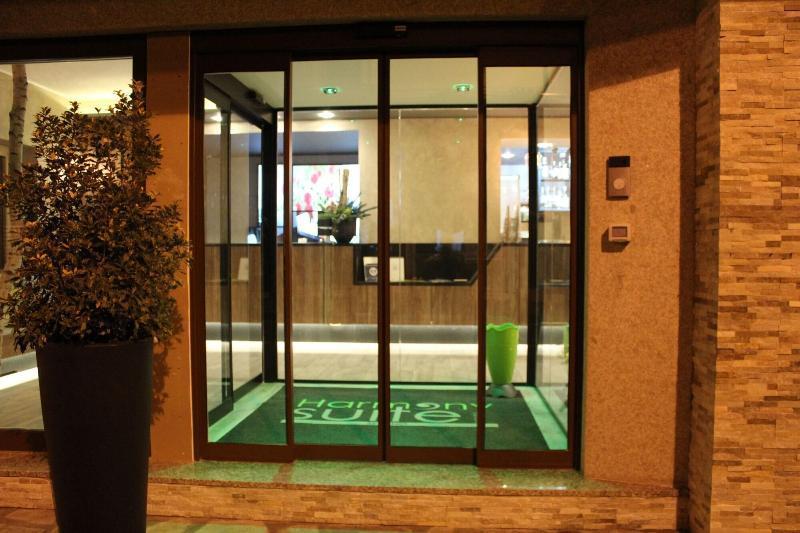 Harmony Suite Hotel Selvino Ngoại thất bức ảnh